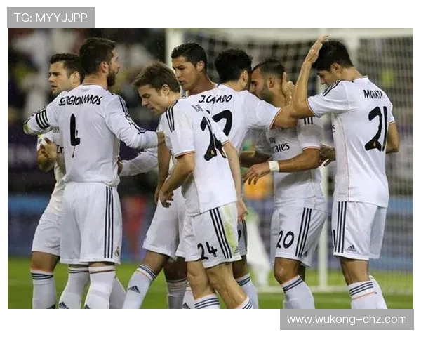 C罗 vs 伊布:职业生涯不同阶段的竞技表现对比与差异 C罗 vs 伊布:职业生涯不同阶段的竞技表现对比与差异