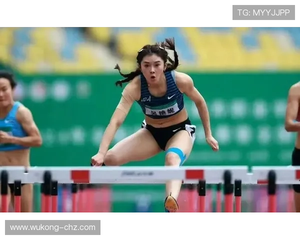 吴艳妮又直播间晒豪宅？隔壁邻居表示压力山大啊！