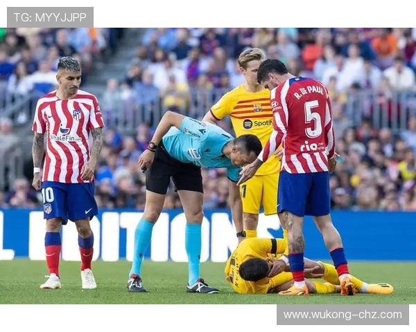 主裁判在场上到底有哪些关键判罚权？