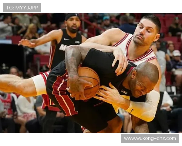 拉沙德·刘易斯利用挡拆拉开空间 提升球队得分效率